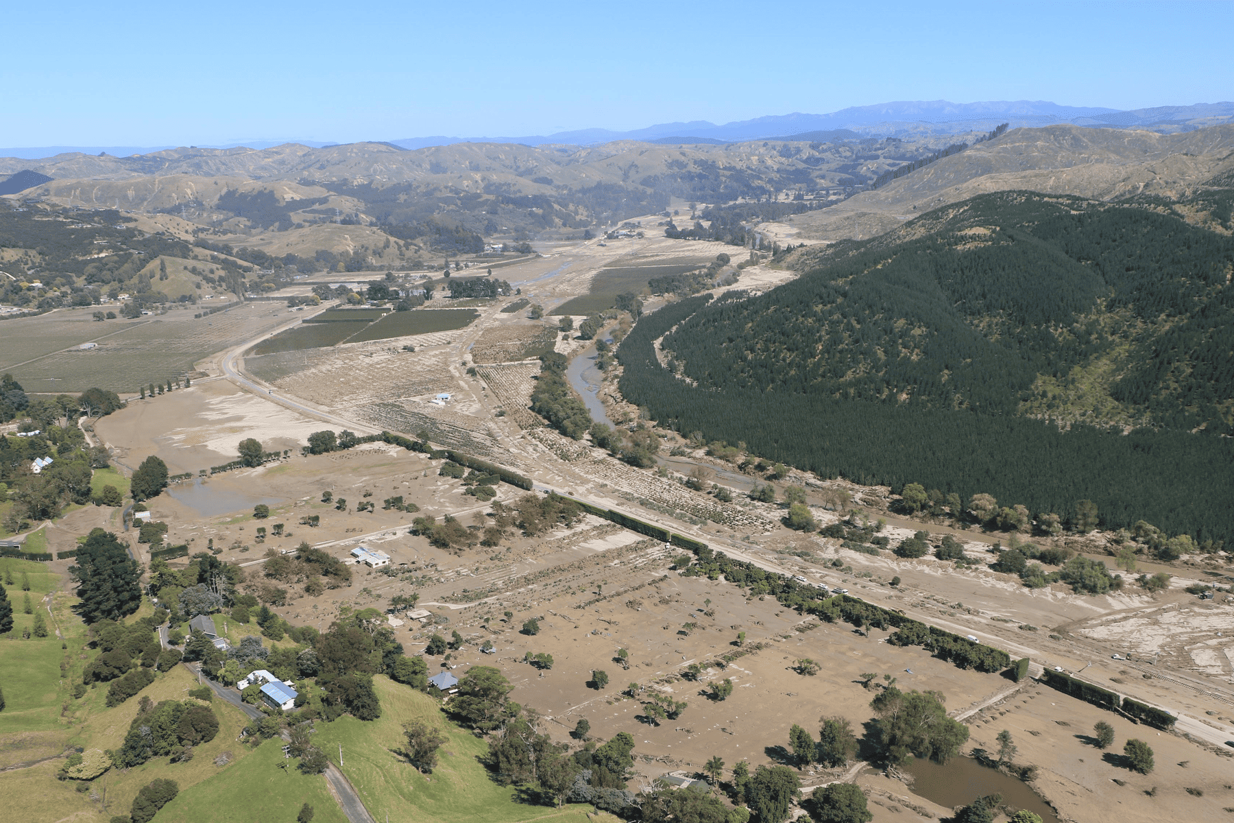 cyclone gabriel hawkes bay mg 2432 w